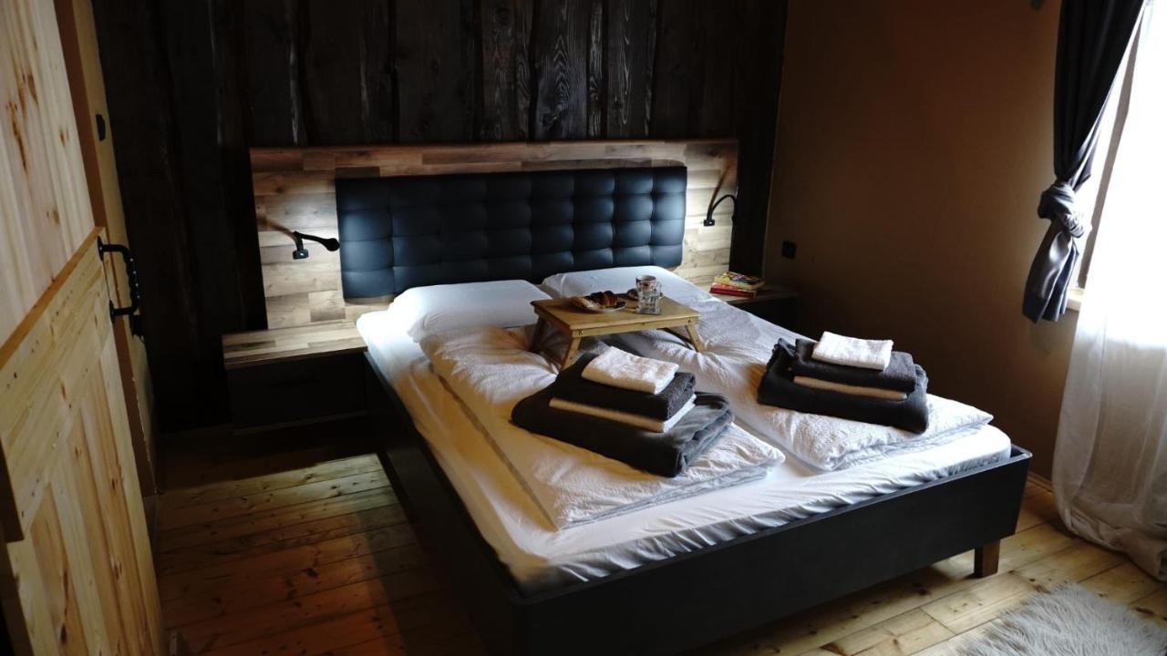 Chalet House S&d